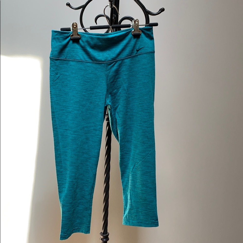 Nike cropped teal leggings